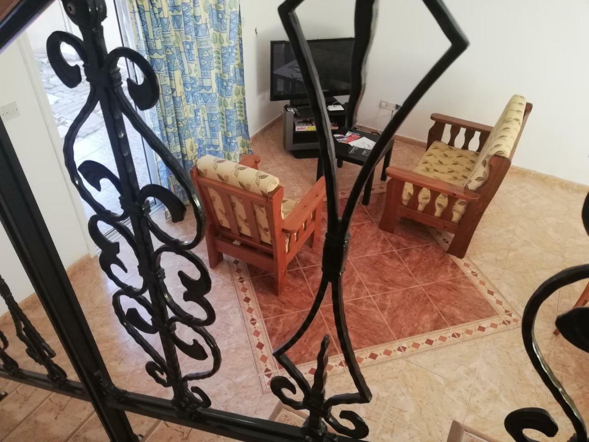 Chriselina Gottage Apartment Paphos Exterior foto
