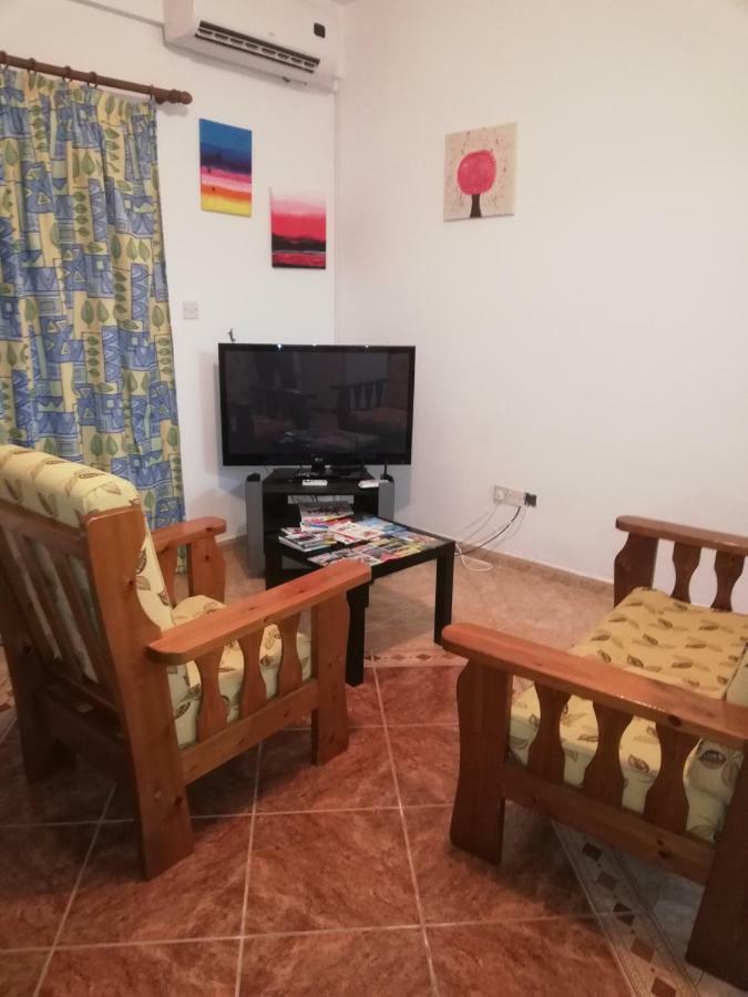 Chriselina Gottage Apartment Paphos Exterior foto