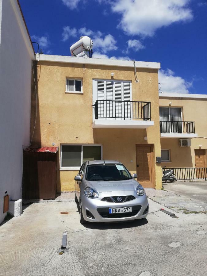 Chriselina Gottage Apartment Paphos Exterior foto